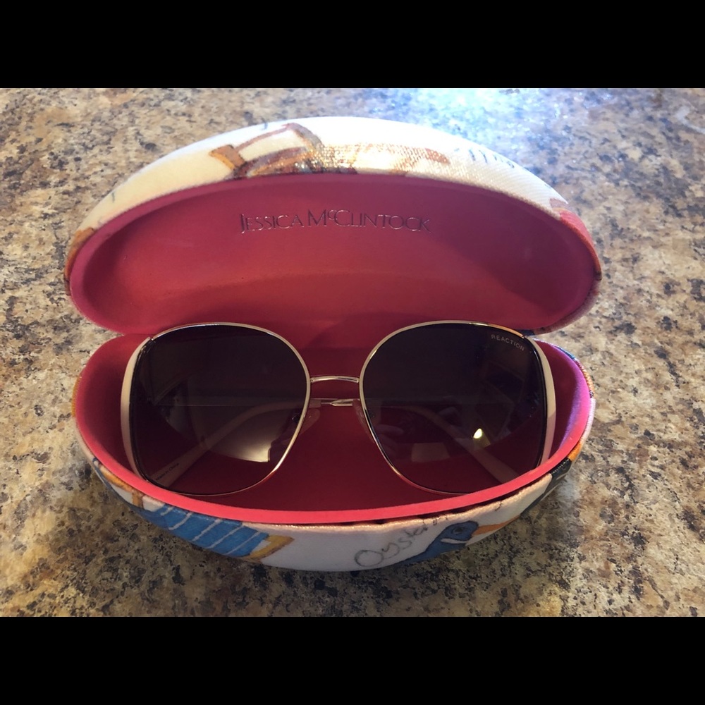 Kenneth Cole Reaction 🕶
